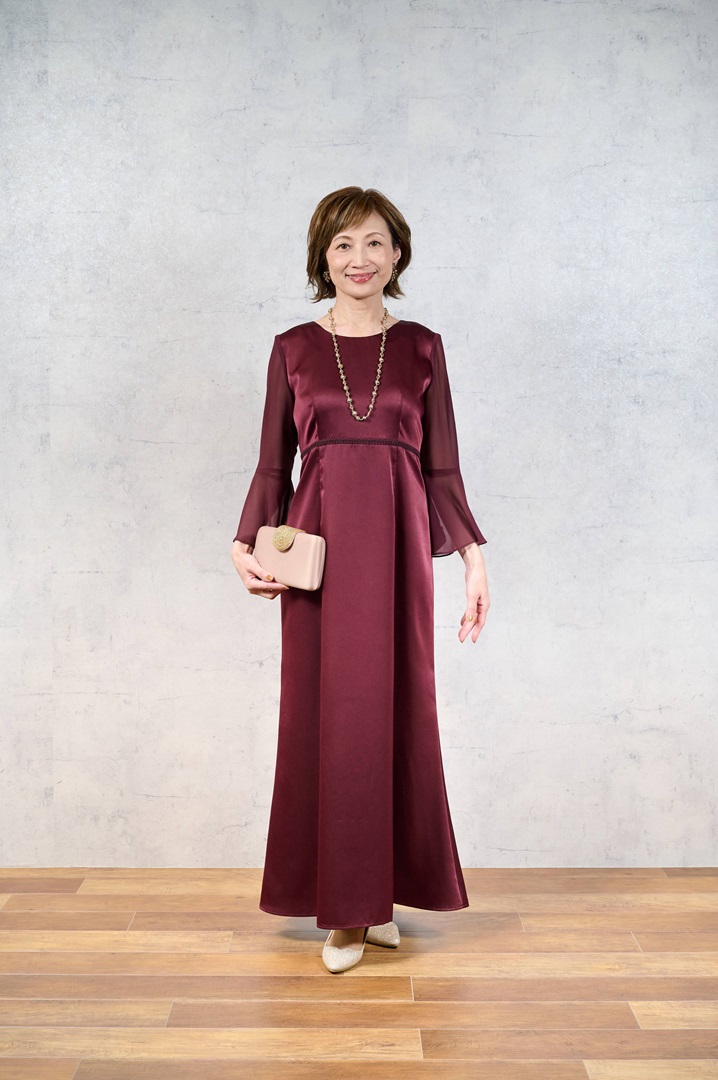 ピンク・レッド系スタンダードドレス – 新郎新婦のお母様のため